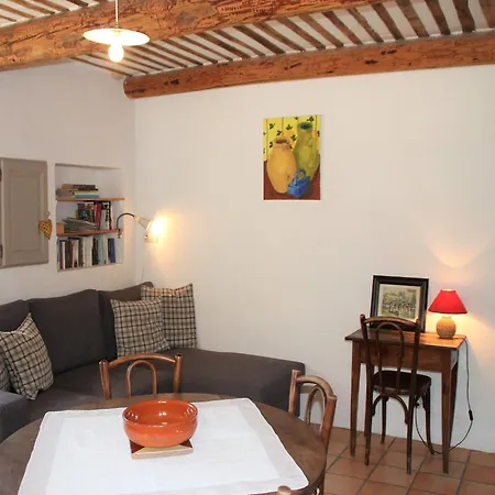 Stylish House With Heated Pool In Dom wakacyjny