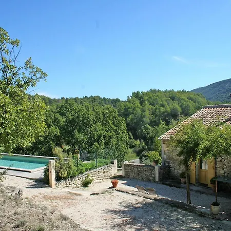 Stylish House With Heated Pool In Dom wakacyjny Lacoste (Vaucluse)